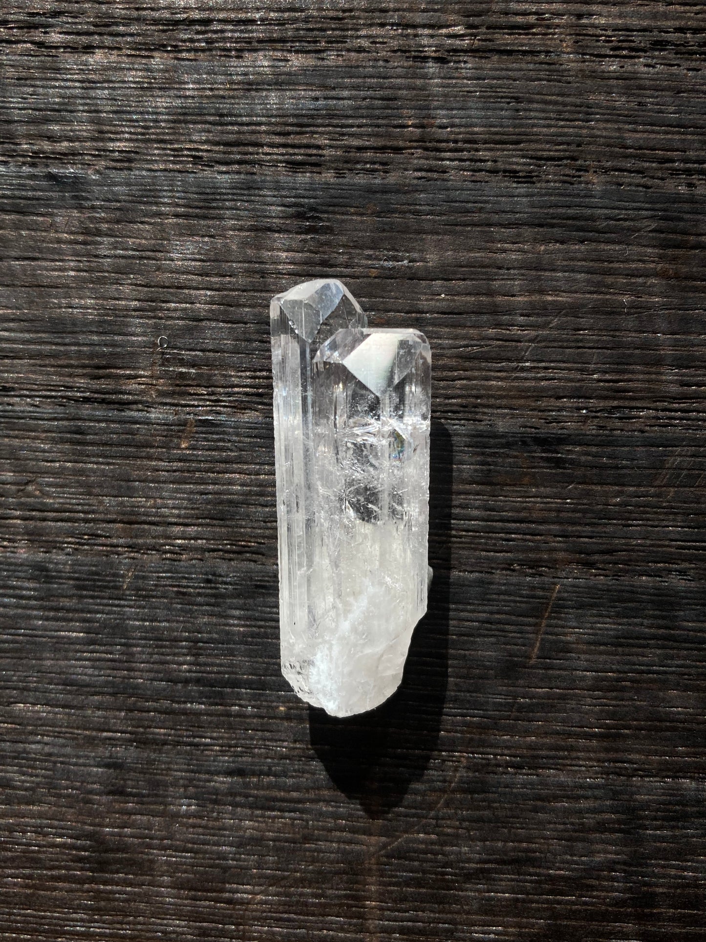 ダンビュライト 小 小指サイズ 手のひらサイズ ジェムクオリティ Danburite Gem Quarity メキシコ Aurora鉱山産 縦 3.2cm x 横 1.2cm x 厚さ 0.6cm