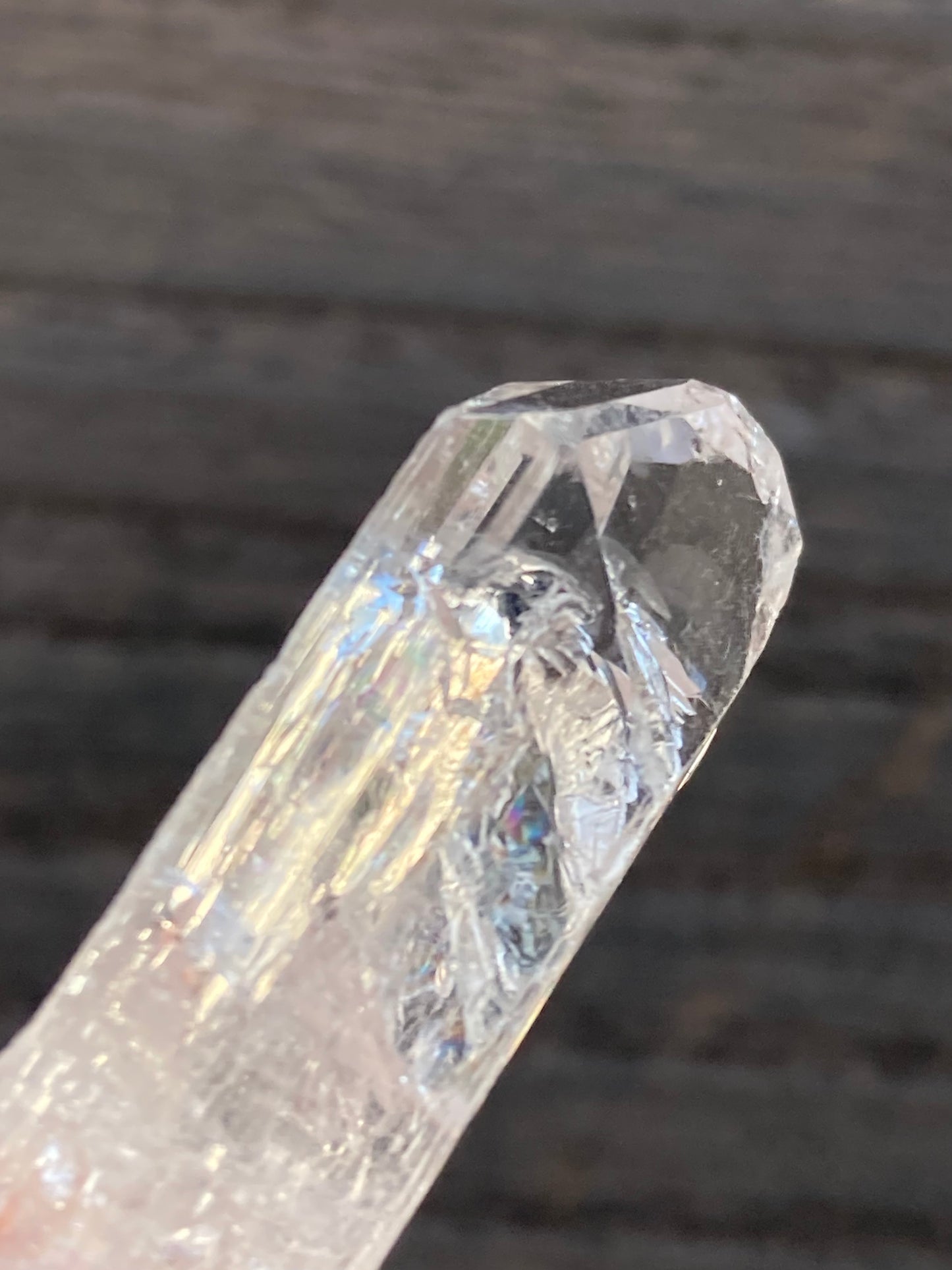 ダンビュライト 虹入り Danburite ジェムクオリティ 小 小指サイズ メキシコ Aurora鉱山産
サイズ 縦 3.4cm x 横 1.2cm x 厚さ 1cm