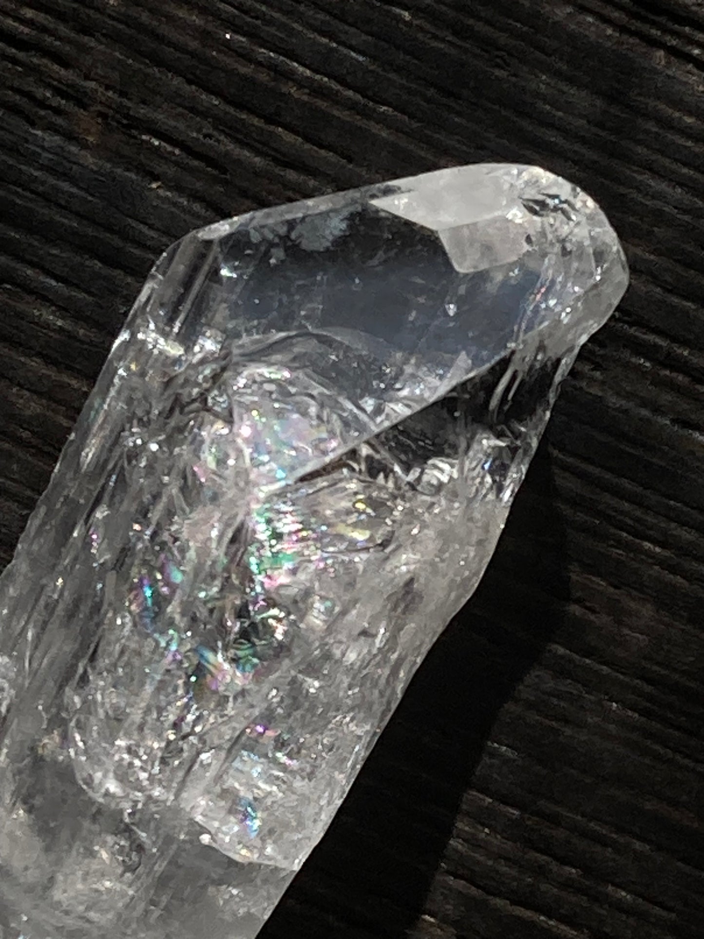 ダンビュライト 虹入り Danburite ジェムクオリティ 小 小指サイズ メキシコ Aurora鉱山産
サイズ 縦 3.4cm x 横 1.2cm x 厚さ 1cm