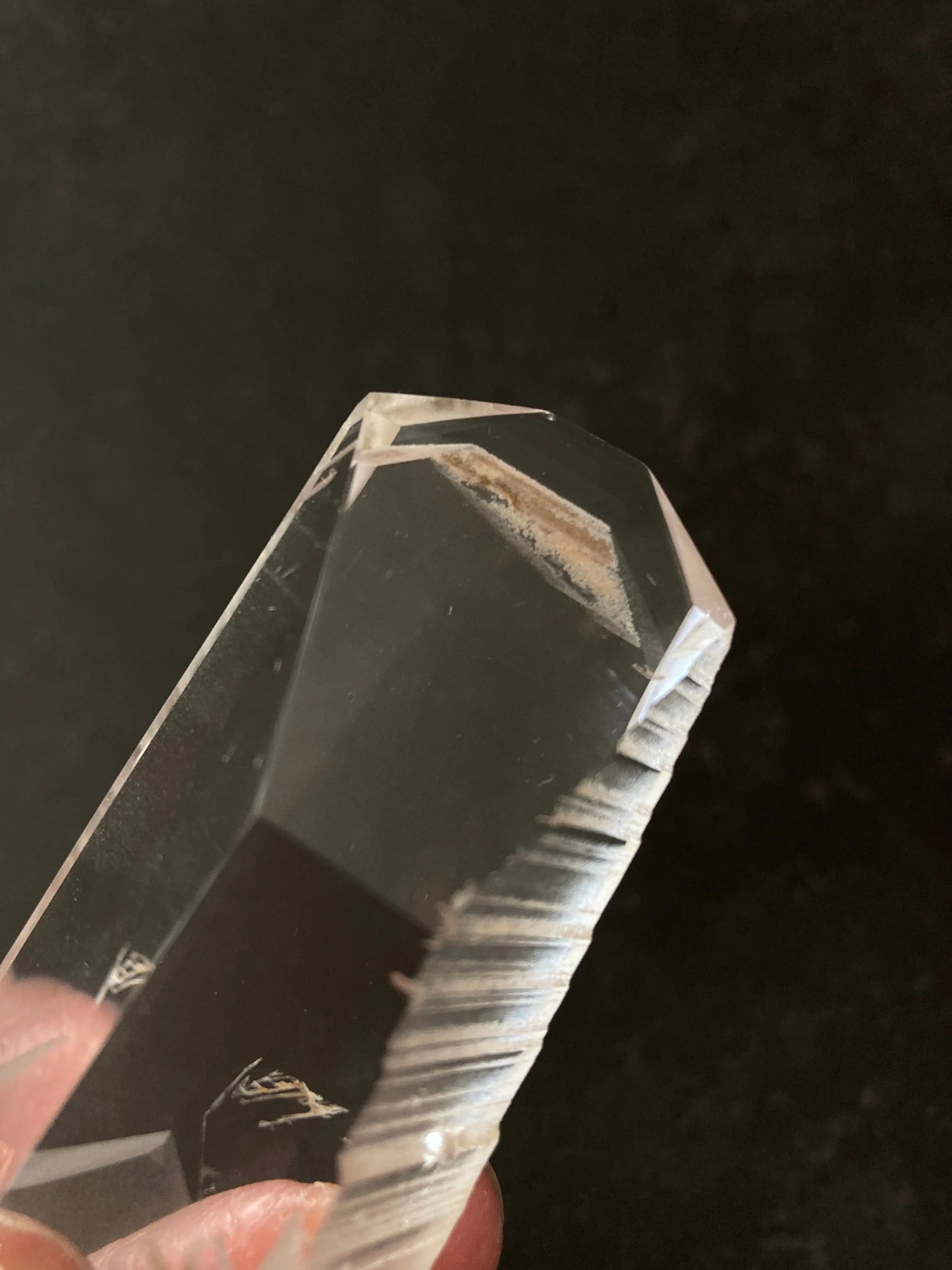 レムリアン シード クォーツ ポイント(ファントム)8cm x 3cm x 2.4cm、87g