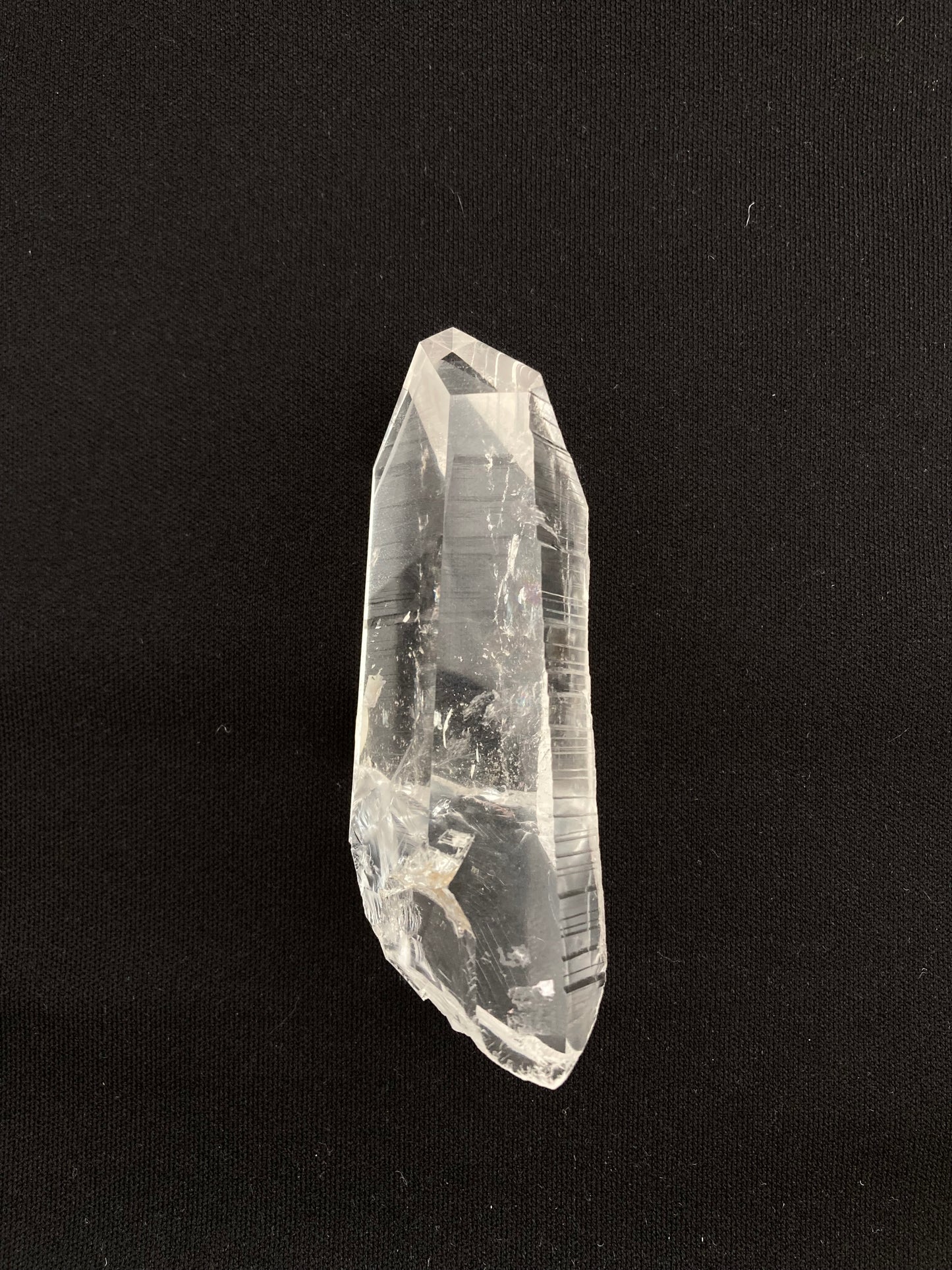 レムリアンシードクォーツ 研磨ポイント 小(ファントム)
ブラジル バイーア州 8cm x 3cm x 2.6cm、70g