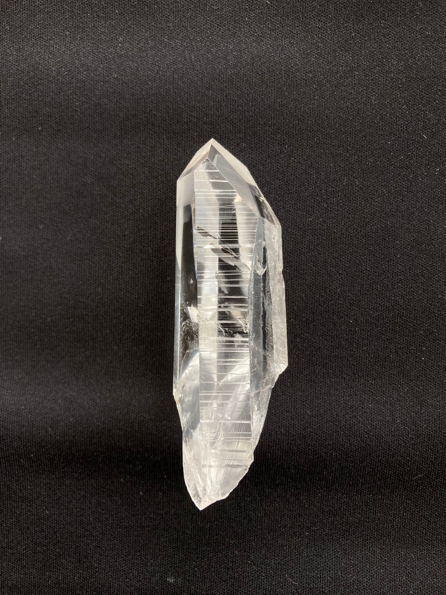 レムリアンシードクォーツ 研磨ポイント 小(ファントム)
ブラジル バイーア州 8cm x 3cm x 2.6cm、70g