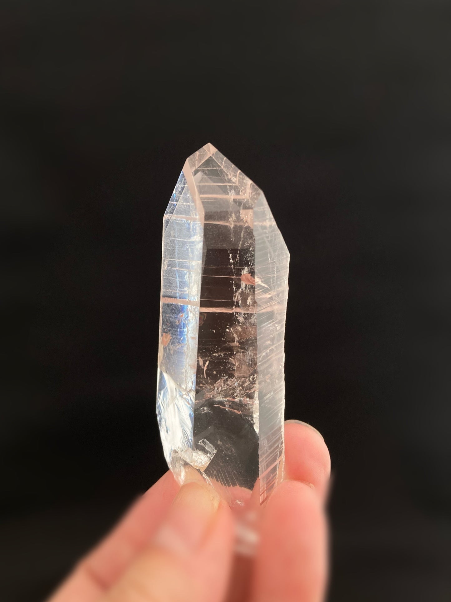 レムリアンシードクォーツ 研磨ポイント 小(ファントム)
ブラジル バイーア州 8cm x 3cm x 2.6cm、70g