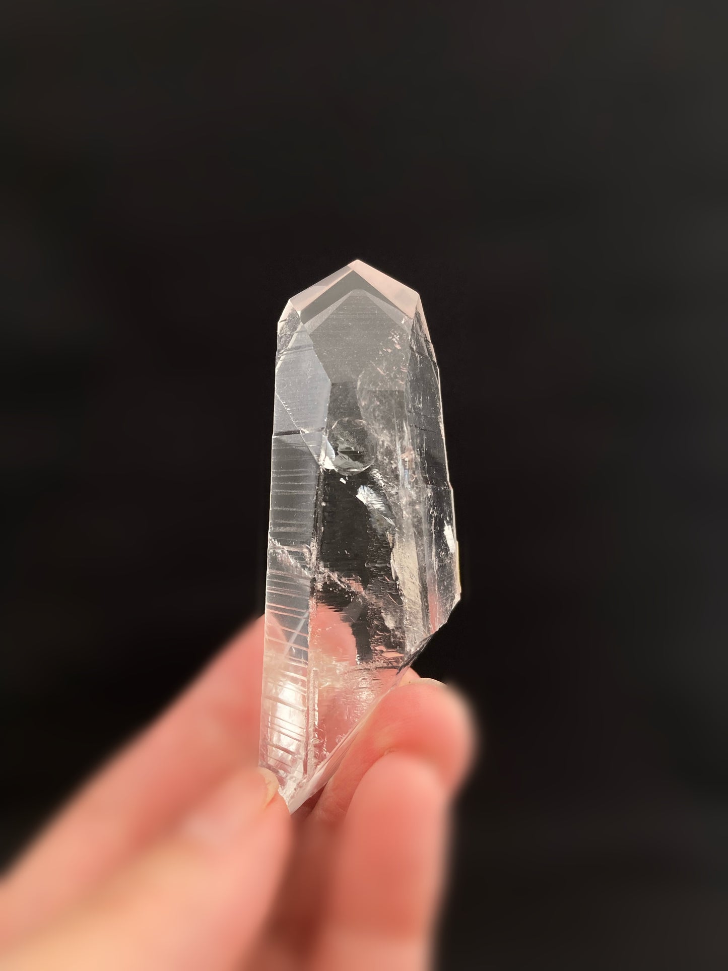 レムリアンシードクォーツ 研磨ポイント 小(ファントム)
ブラジル バイーア州 8cm x 3cm x 2.6cm、70g