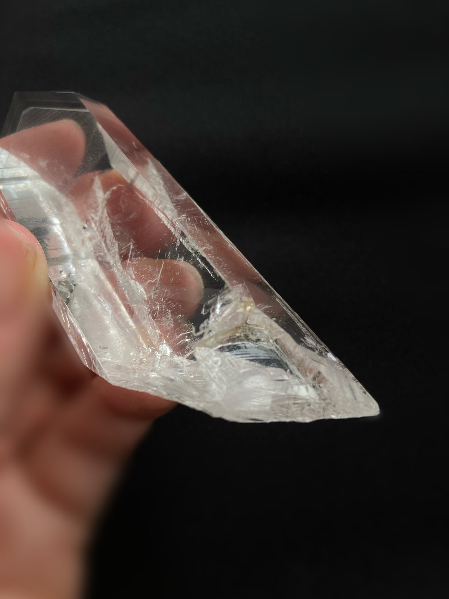 レムリアンシードクォーツ 研磨ポイント 小(ファントム)
ブラジル バイーア州 8cm x 3cm x 2.6cm、70g
