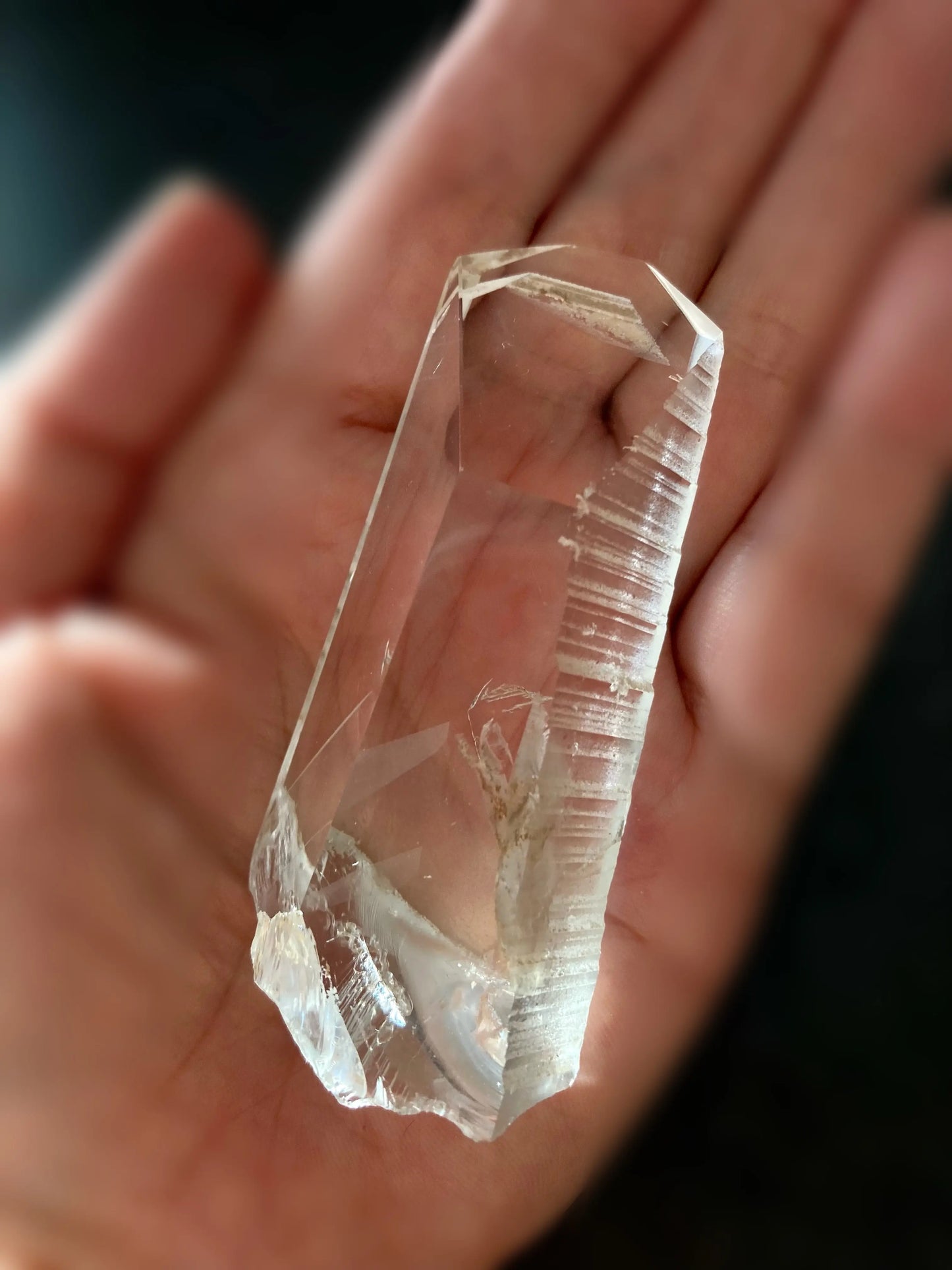 レムリアン シード クォーツ ポイント(ファントム)8cm x 3cm x 2.4cm、87g