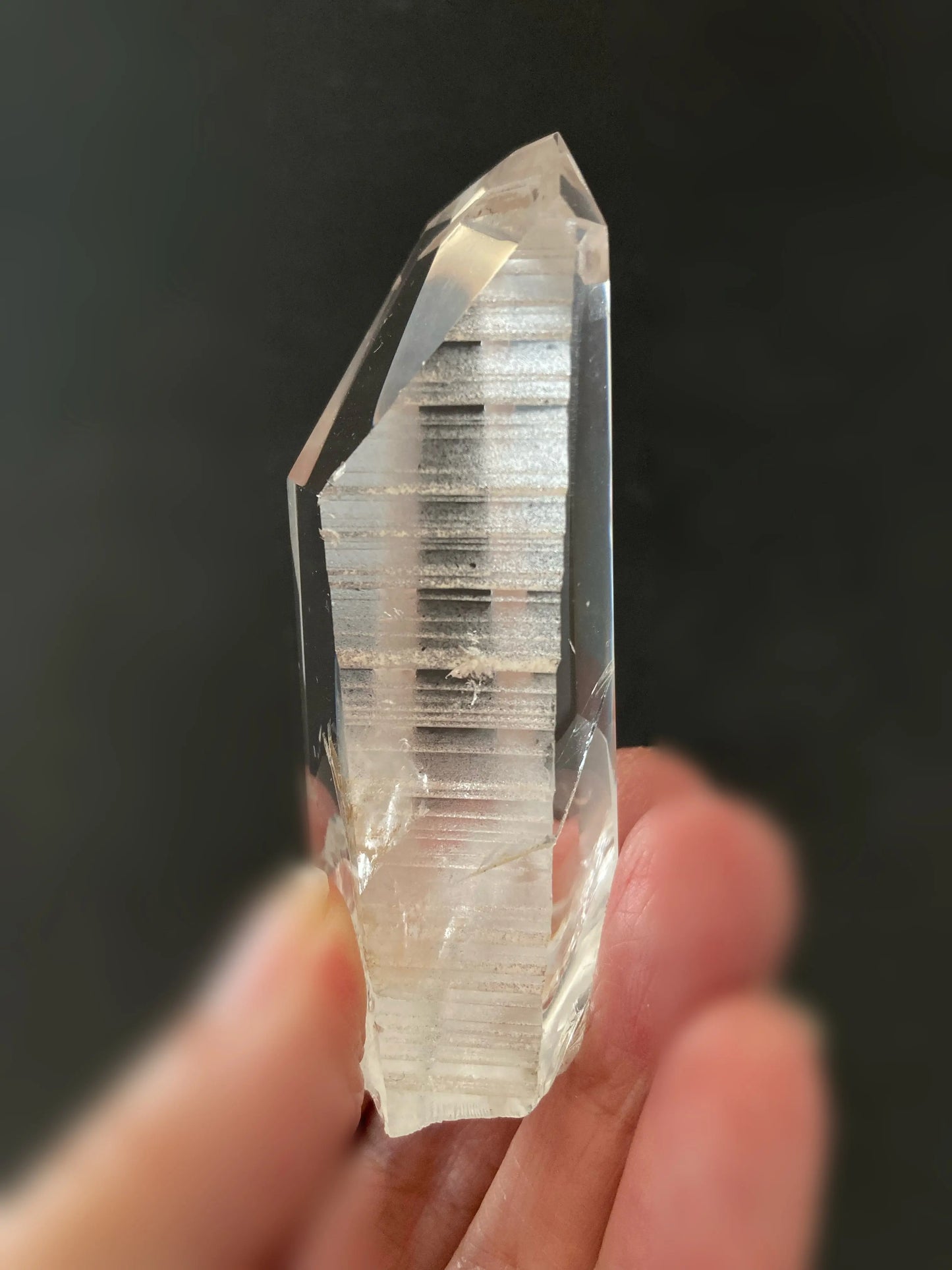 レムリアン シード クォーツ ポイント(ファントム)8cm x 3cm x 2.4cm、87g