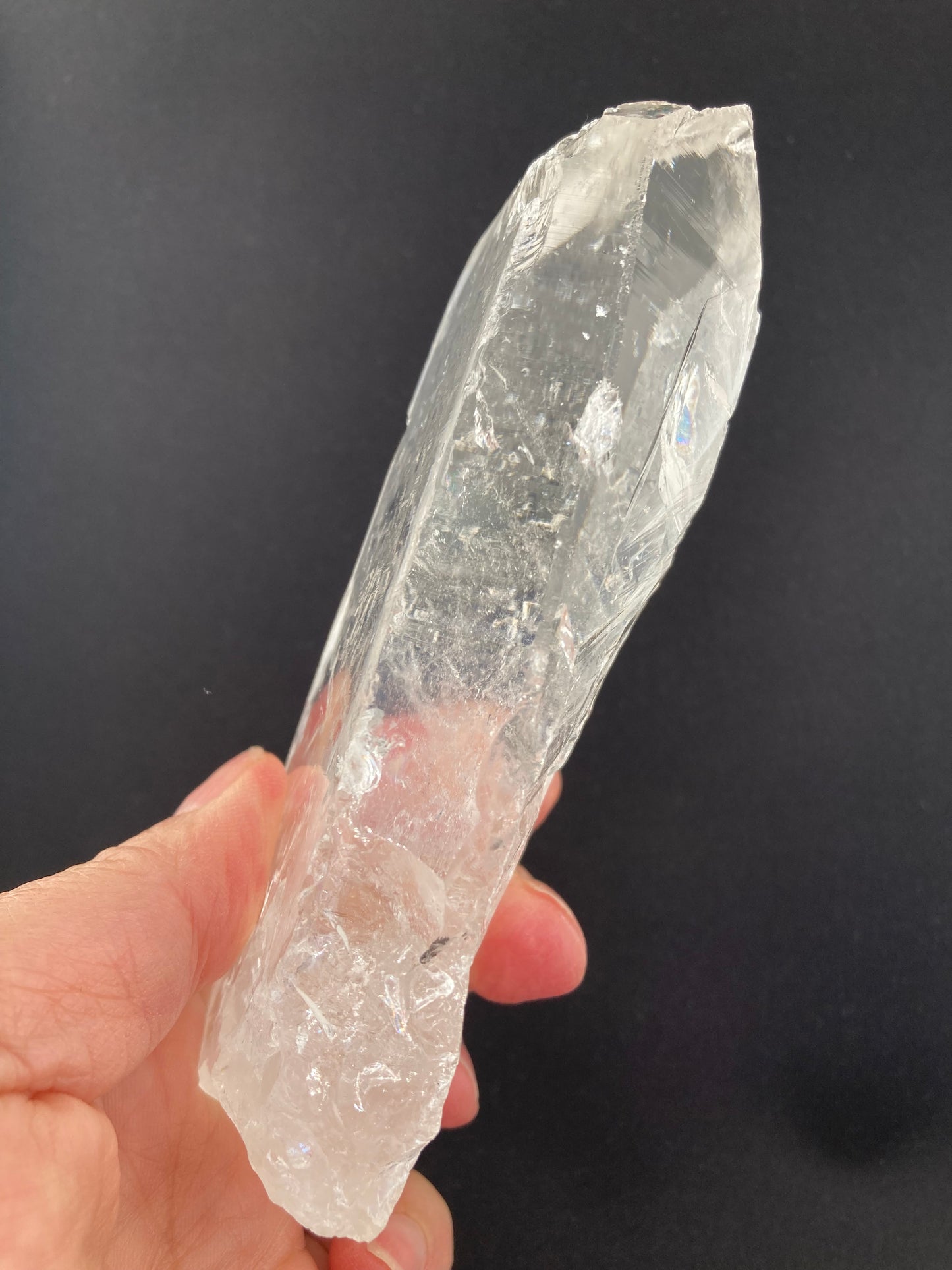 (希少 レア)ロシア産 レムリアン クォーツ (ロシレム 虹入り)
ロシア サウスウラル チェリャビンスク州 (Chelyabinsk Region, South Ural) 3cm x 5cm x 3cm、350g