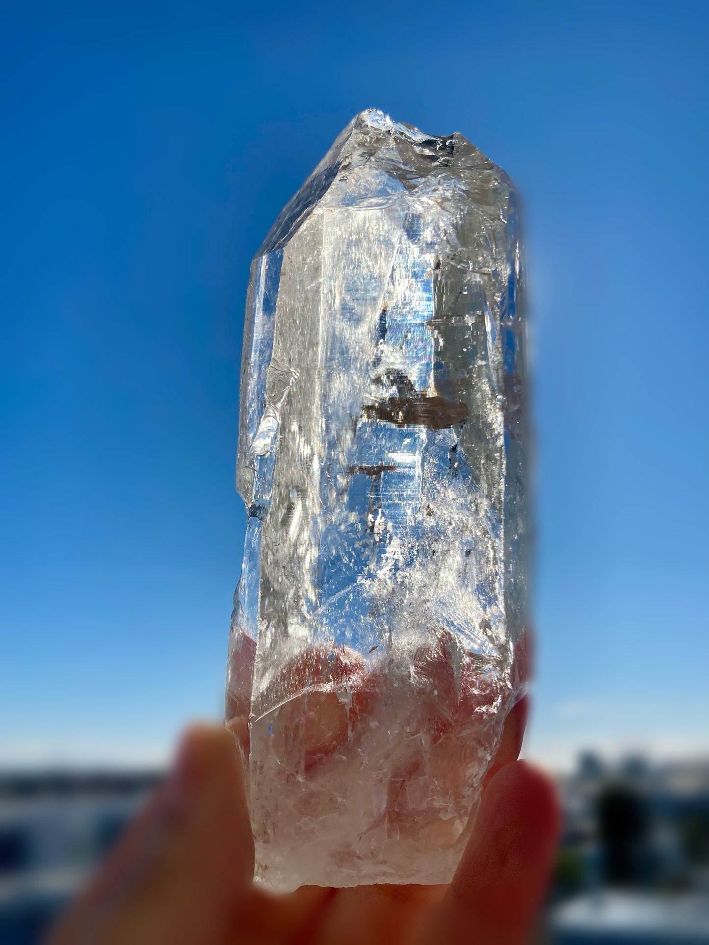 (希少 レア)ロシア産 レムリアン クォーツ (ロシレム 虹入り)
ロシア サウスウラル チェリャビンスク州 (Chelyabinsk Region, South Ural) 3cm x 5cm x 3cm、350g