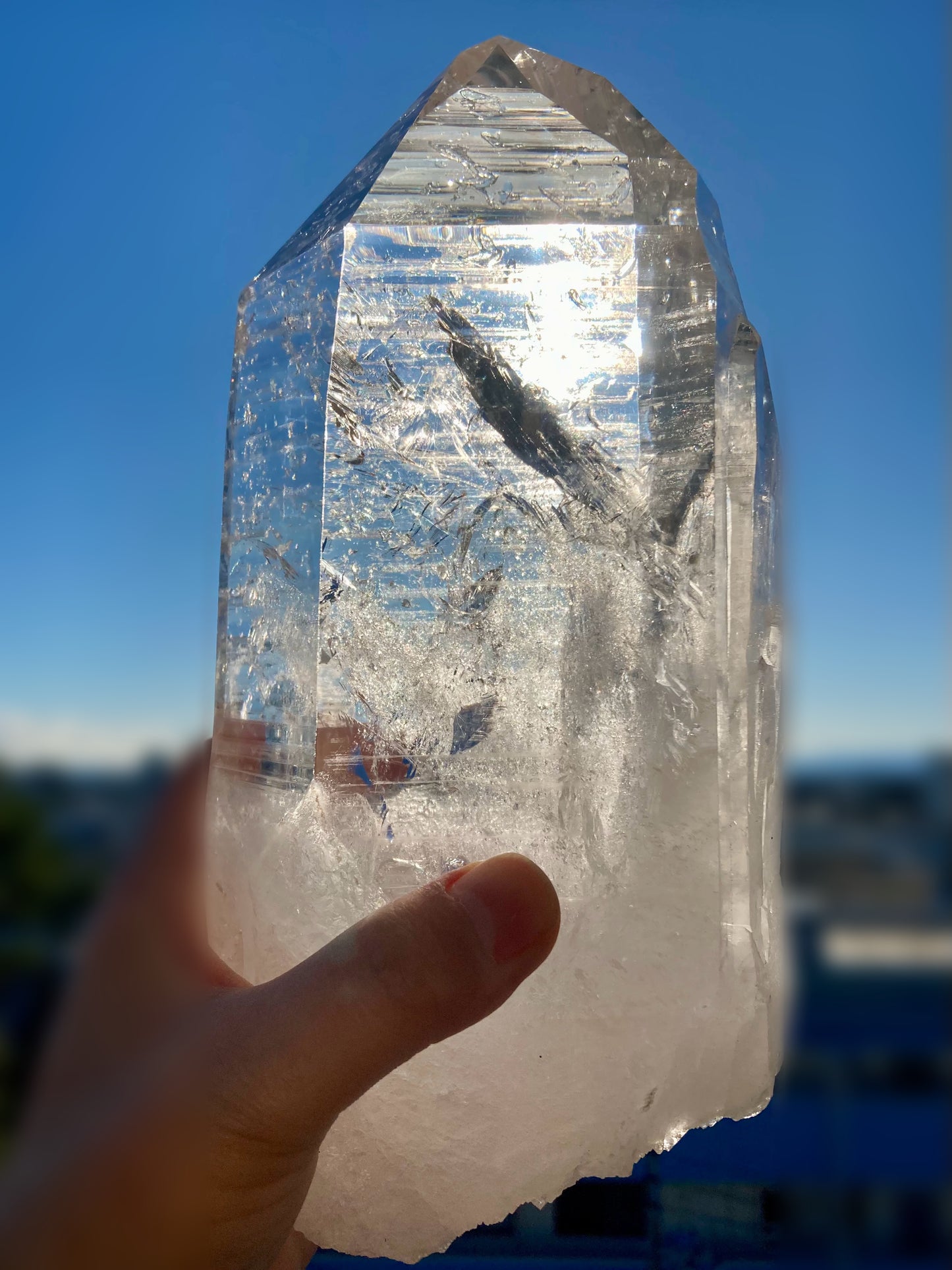 空間浄化・エネルギーチャージ レムリアン シード クォーツ ポイント 大 ( (巨大・スタンド付き)24cm x 11cm x 7cm、2.75kg