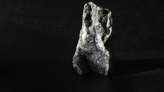 ウルグアイ産 ブラックアメジスト