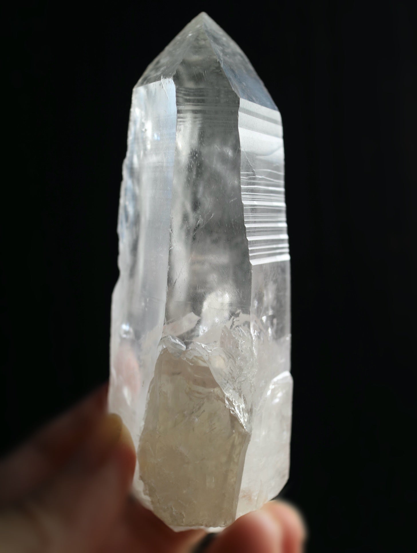 セラ・ド・カブラル鉱山　レムリアン シード クォーツ ポイント 小 手のひらサイズ  Lemurian Seed Quartz (Serra do Cabral, MG, Brazil  サイズ 11.5cm x 4cm x 3cm、208.2g