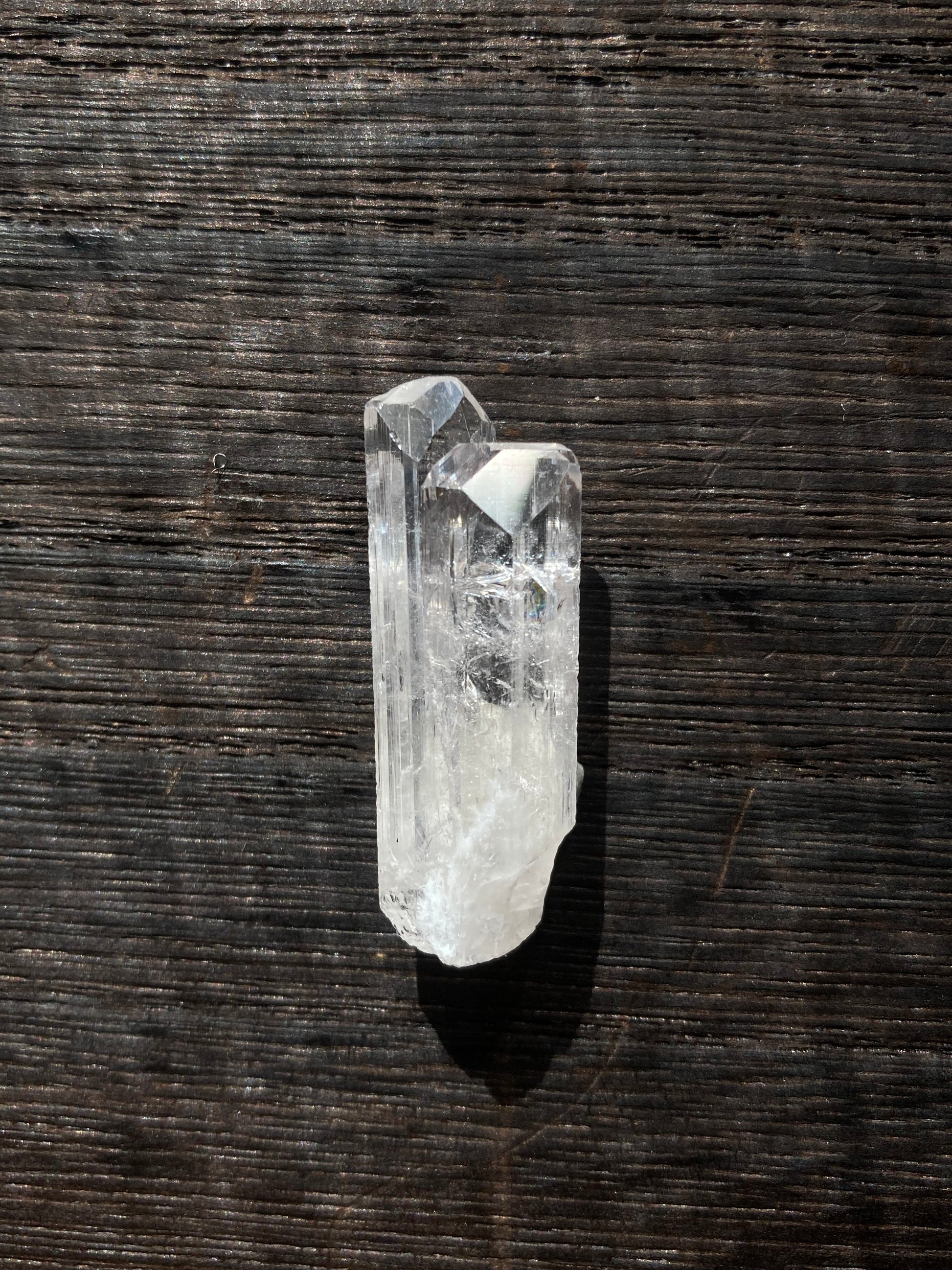 ダンビュライト 小 小指サイズ  手のひらサイズ　ジェムクオリティ　Danburite Gem Quarity メキシコ Aurora鉱山産 縦 3.2cm x 横 1.2cm x 厚さ 0.6cm
