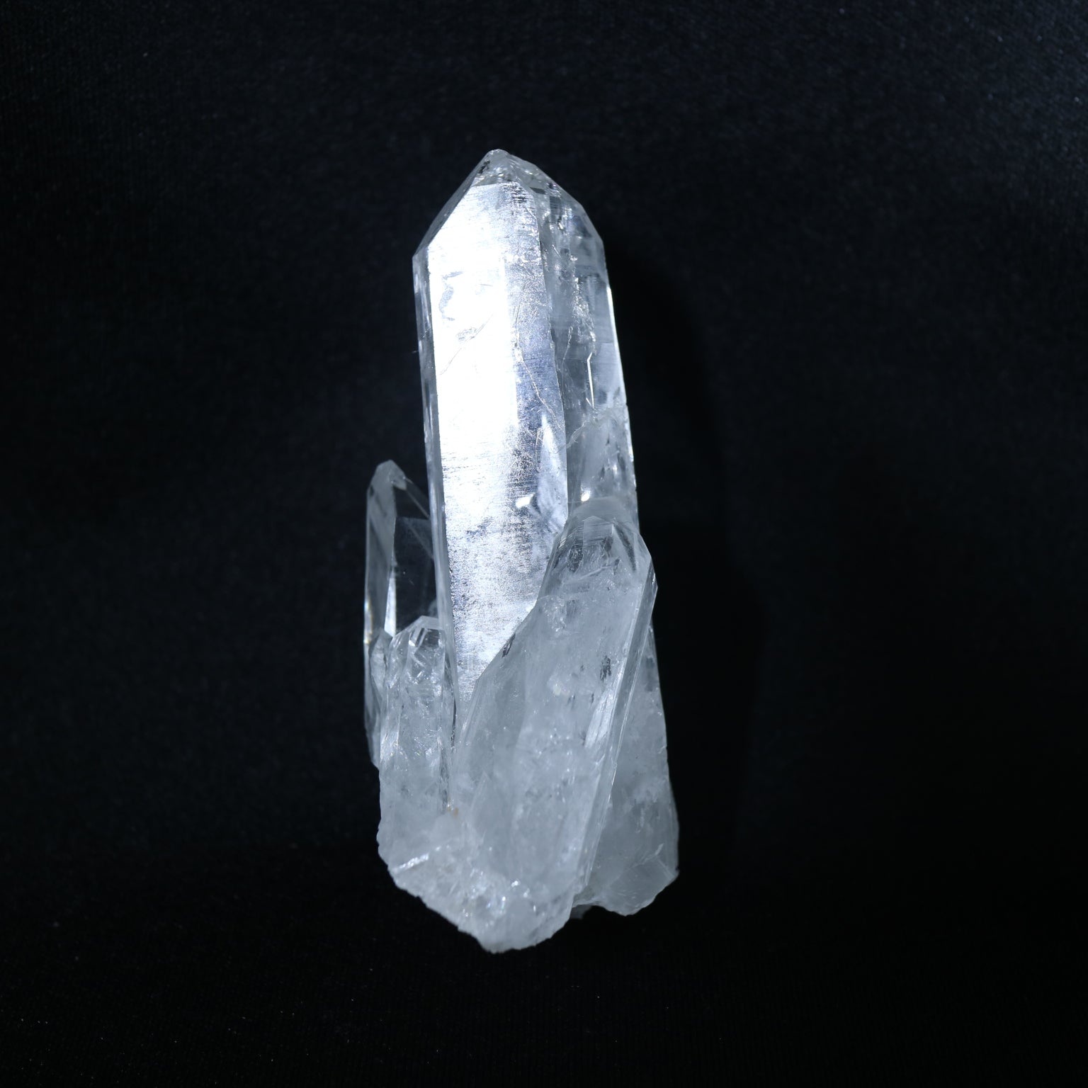コロンビア産 クォーツ クラスター 1 Quartz Cluster, Columbia  小さい 手のひらサイズ　サイズ：7cm x 4cm x 2.6cm、103g