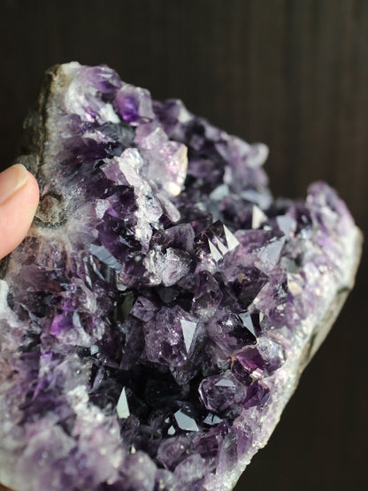 ウルグアイ産 アメジスト    Amethyst from Uruguay 2   14cm x 10.5cm x 8cm、1.65kg