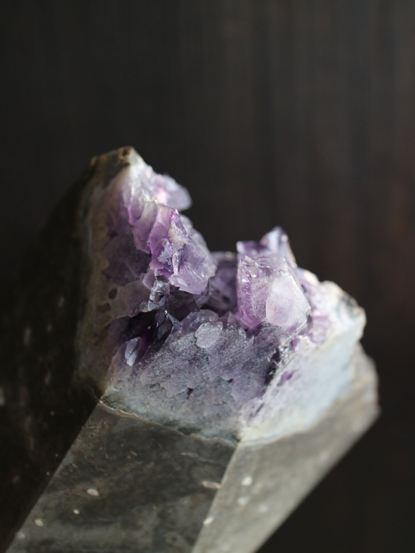 ウルグアイ産 アメジスト    Amethyst from Uruguay 2   14cm x 10.5cm x 8cm、1.65kg