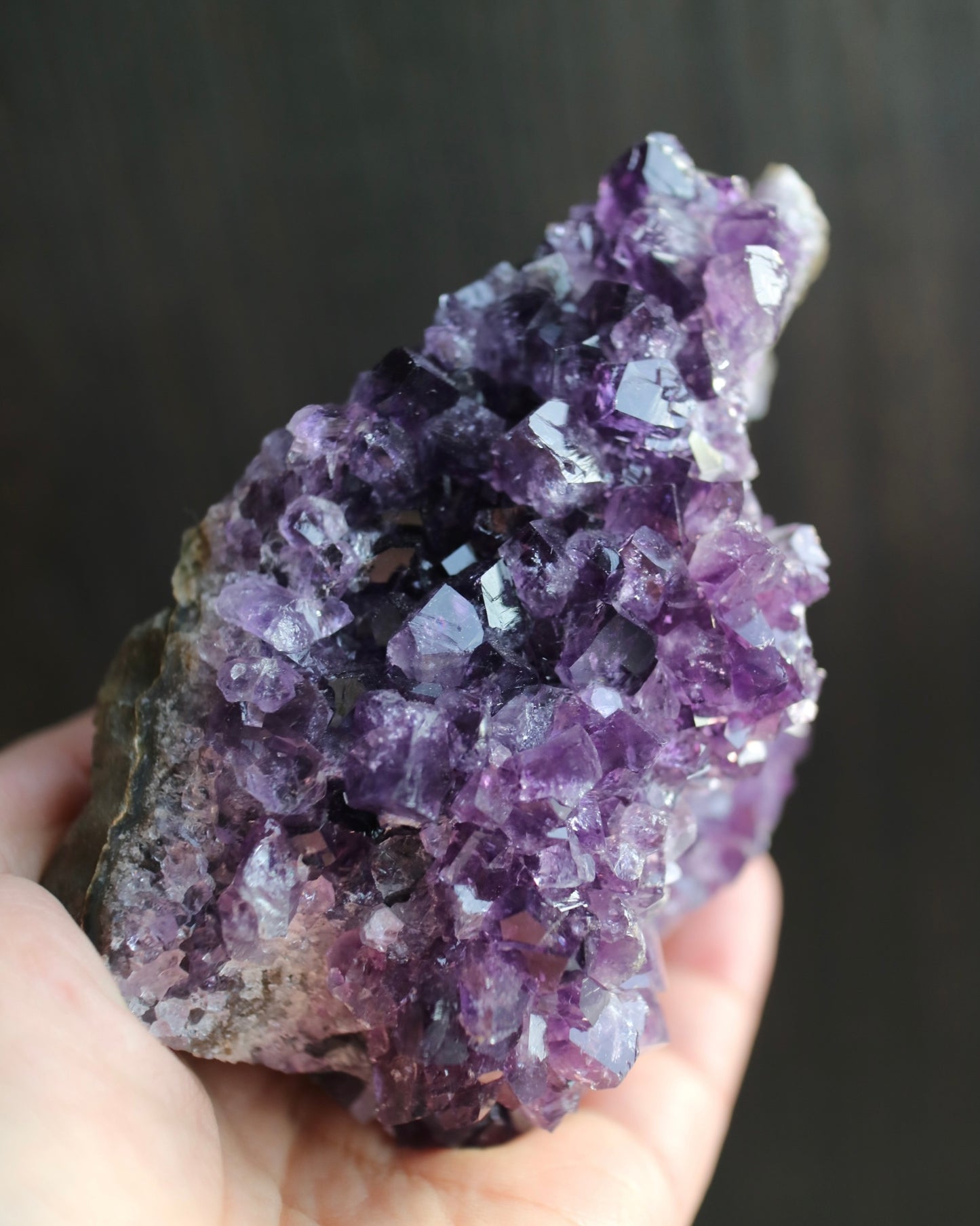 ウルグアイ産 アメジスト 手のひらサイズ    Amethyst from Uruguay 1  10cm x 8cm x 6cm、550g