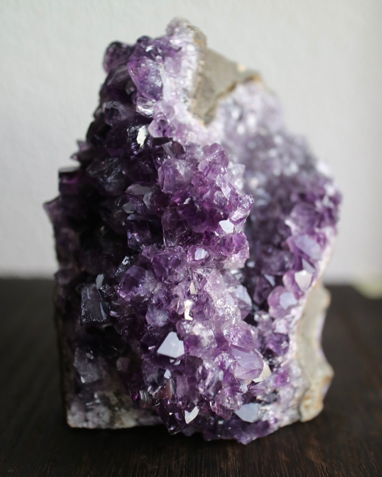 ウルグアイ産 アメジスト 手のひらサイズ    Amethyst from Uruguay 1  10cm x 8cm x 6cm、550g