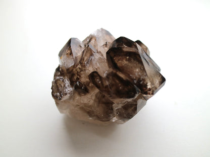 スモーキー エレスチャルクォーツ　小 手のひらサイズ
Smokey Elestial Quartz
ブラジル ミナスジェライス州 Baixio鉱山産
6cm x 7cm x 4.6cm、184g