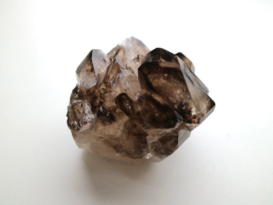 スモーキー エレスチャルクォーツ　小 手のひらサイズ
Smokey Elestial Quartz
ブラジル ミナスジェライス州 Baixio鉱山産
6cm x 7cm x 4.6cm、184g