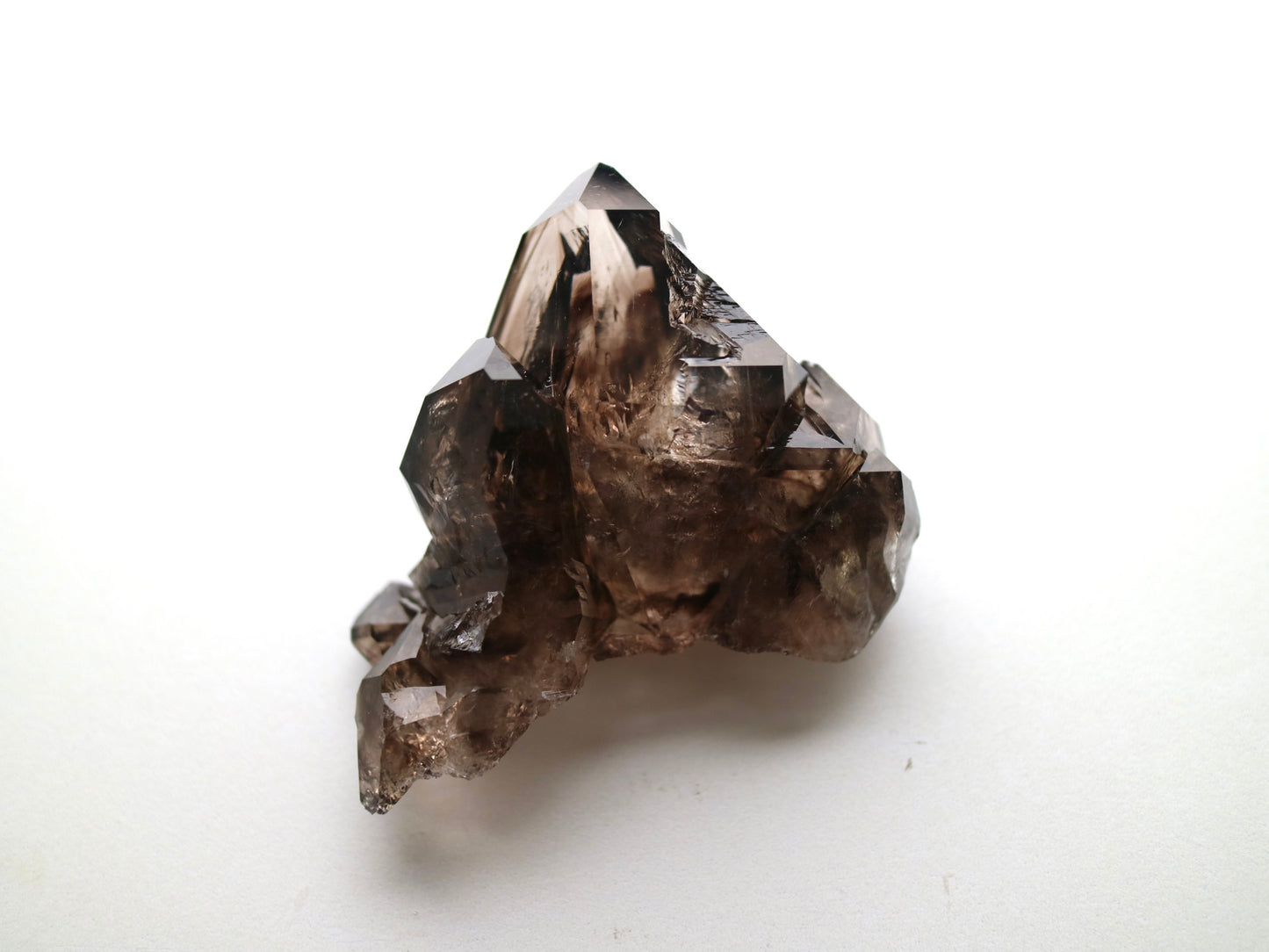 スモーキー エレスチャルクォーツ 小 手のひらサイズ
Smokey Elestial Quartz
ブラジル ミナスジェライス州 Baixio鉱山
6.6cm x 5cm x 3cm、91g
