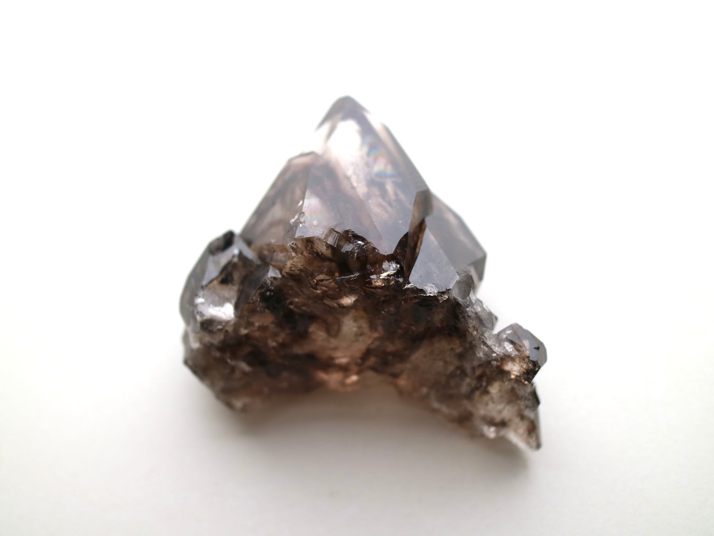 スモーキー エレスチャルクォーツ 小 手のひらサイズ
Smokey Elestial Quartz
ブラジル ミナスジェライス州 Baixio鉱山
6.6cm x 5cm x 3cm、91g