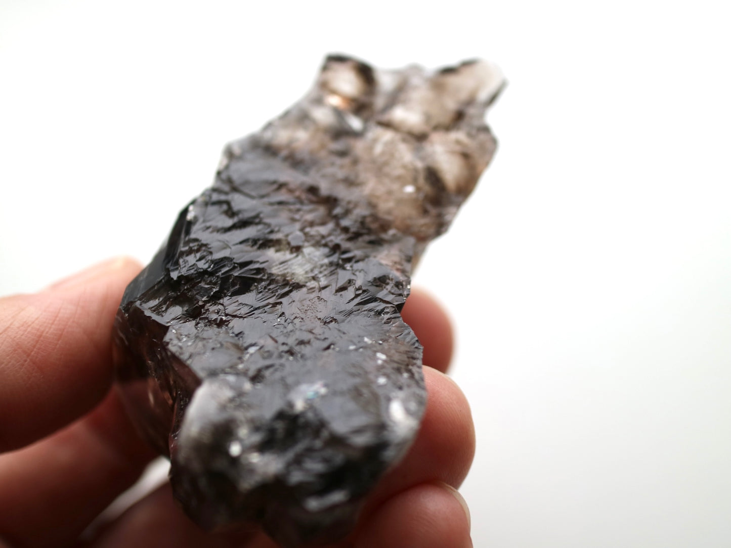スモーキー エレスチャルクォーツ 小 手のひらサイズ
Smokey Elestial Quartz
ブラジル ミナスジェライス州 Baixio鉱山
6.6cm x 5cm x 3cm、91g