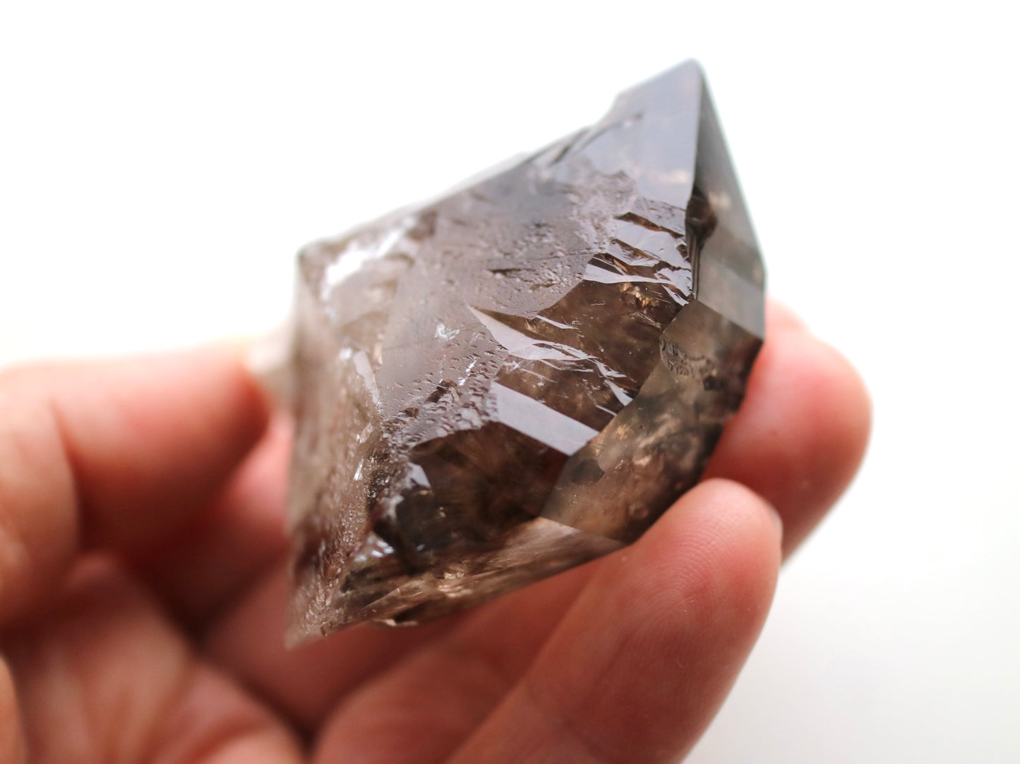 スモーキー エレスチャルクォーツ　手のひらサイズ　小
Smokey Elestial Quartz
ブラジル ミナスジェライス州 Baixio鉱山
6cm x 5cm x 3cm、97g