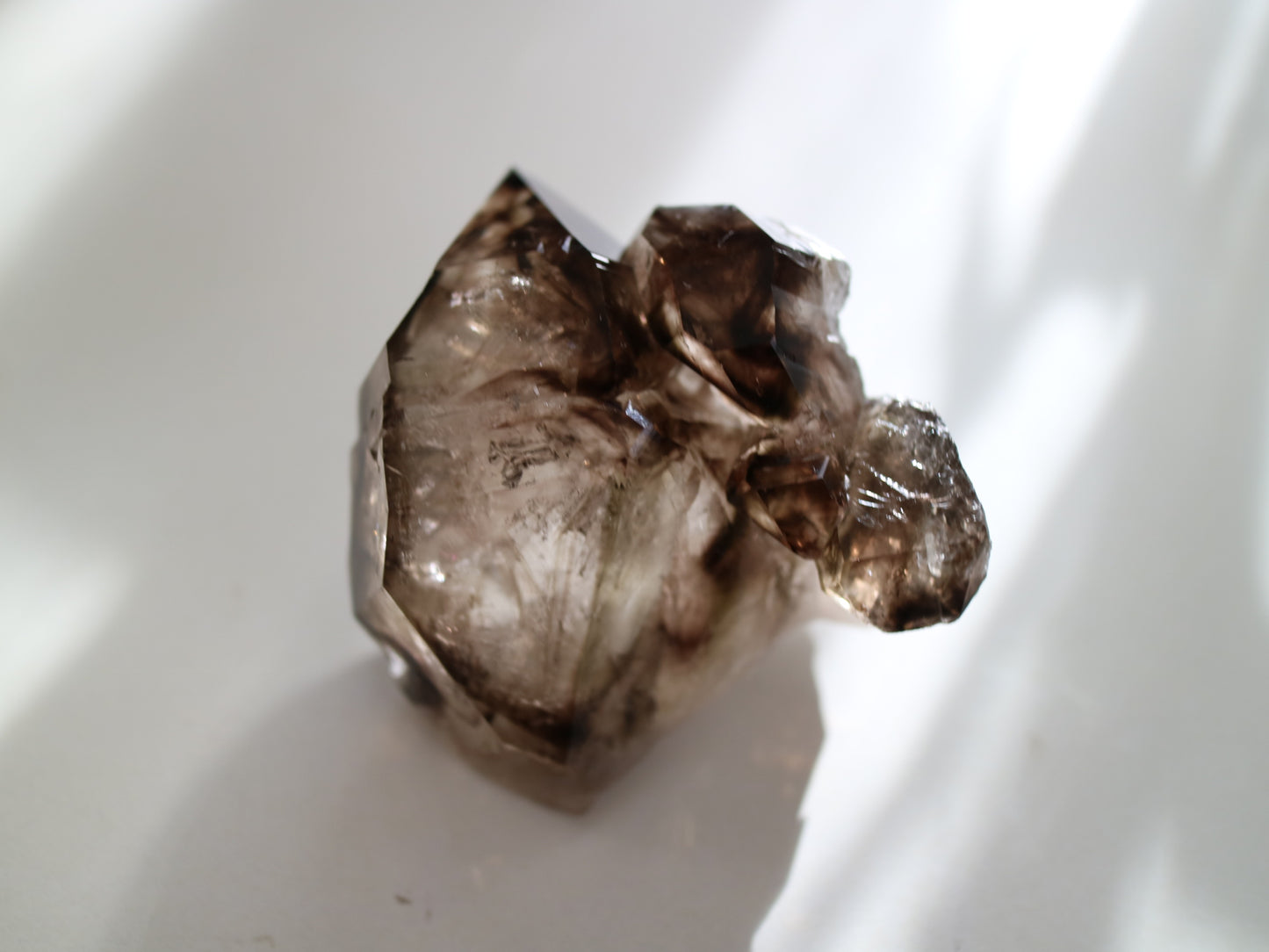 スモーキー エレスチャルクォーツ　手のひらサイズ　小
Smokey Elestial Quartz
ブラジル ミナスジェライス州 Baixio鉱山
6cm x 5cm x 3cm、97g