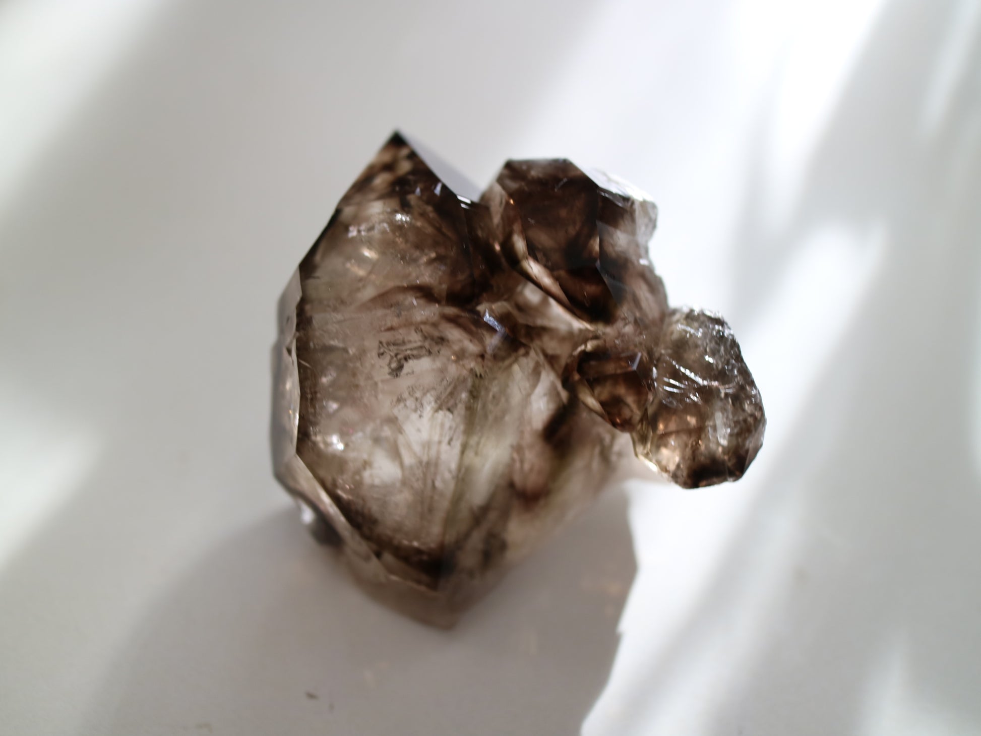 スモーキー エレスチャルクォーツ　手のひらサイズ　小
Smokey Elestial Quartz
ブラジル ミナスジェライス州 Baixio鉱山
6cm x 5cm x 3cm、97g