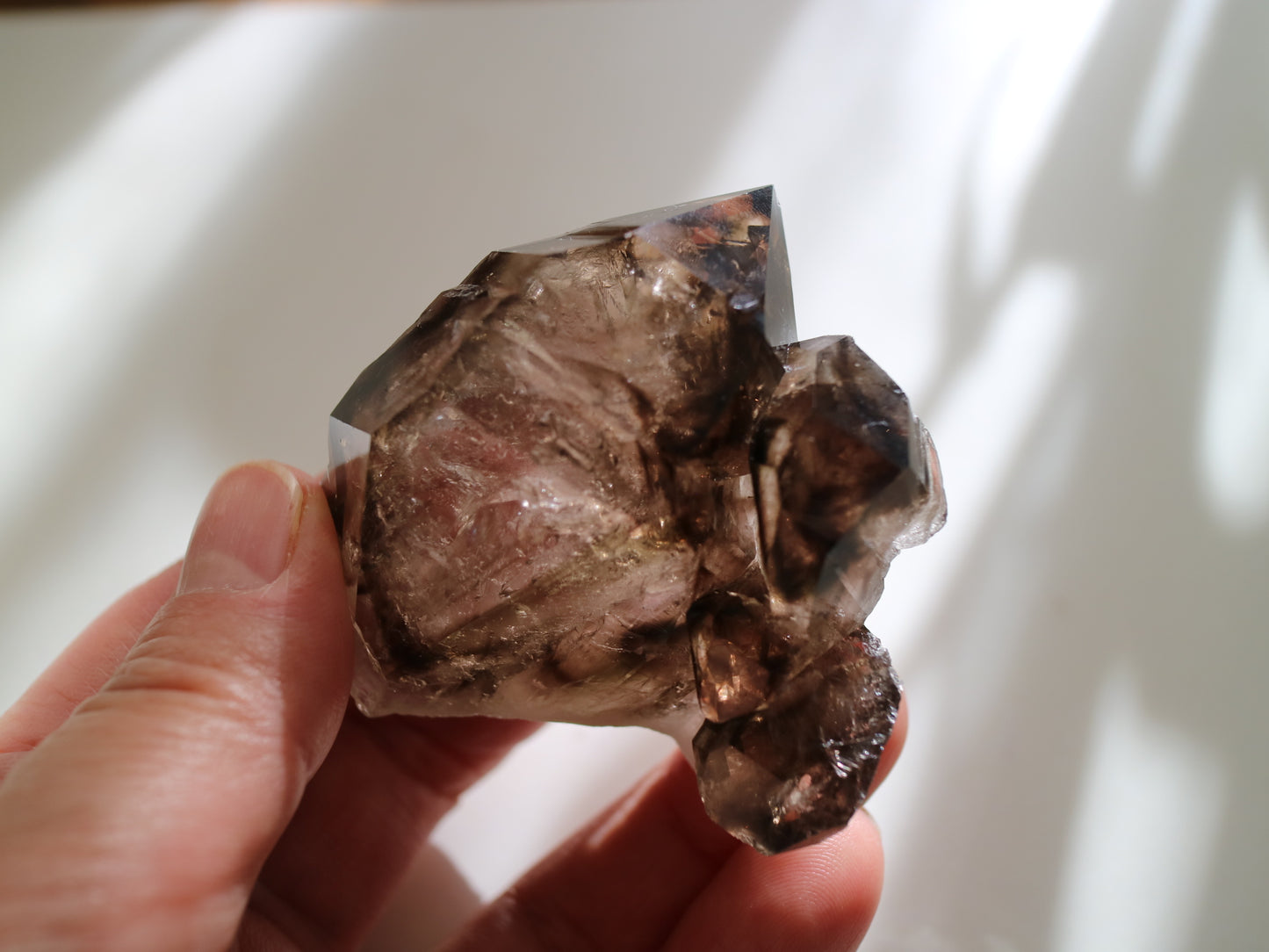 スモーキー エレスチャルクォーツ　手のひらサイズ　小
Smokey Elestial Quartz
ブラジル ミナスジェライス州 Baixio鉱山
6cm x 5cm x 3cm、97g