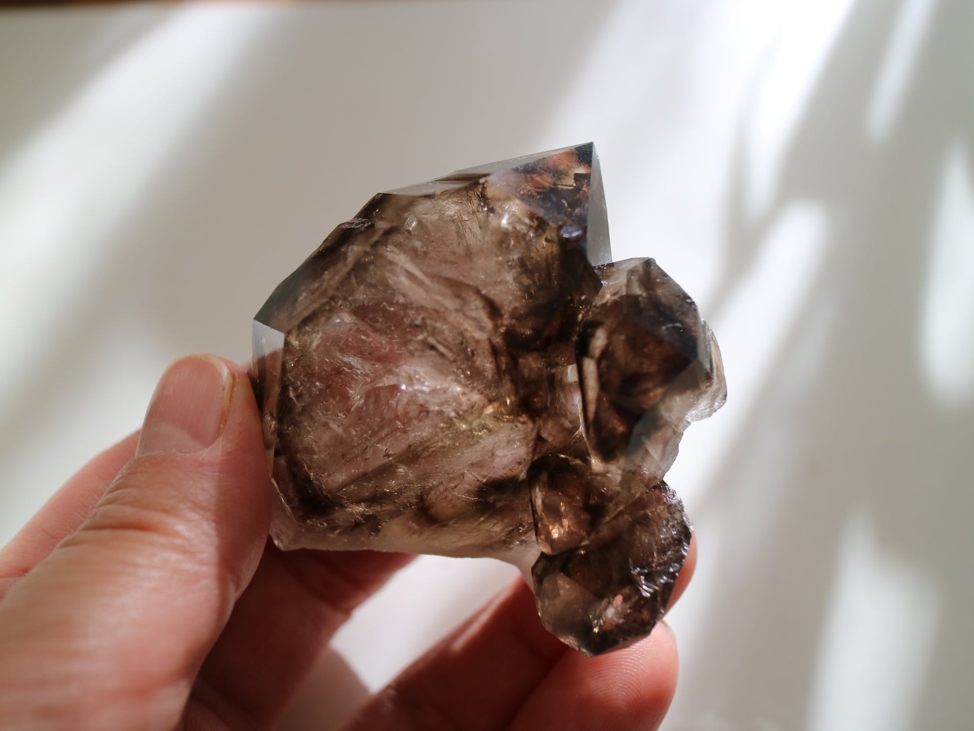 スモーキー エレスチャルクォーツ　手のひらサイズ　小
Smokey Elestial Quartz
ブラジル ミナスジェライス州 Baixio鉱山
6cm x 5cm x 3cm、97g