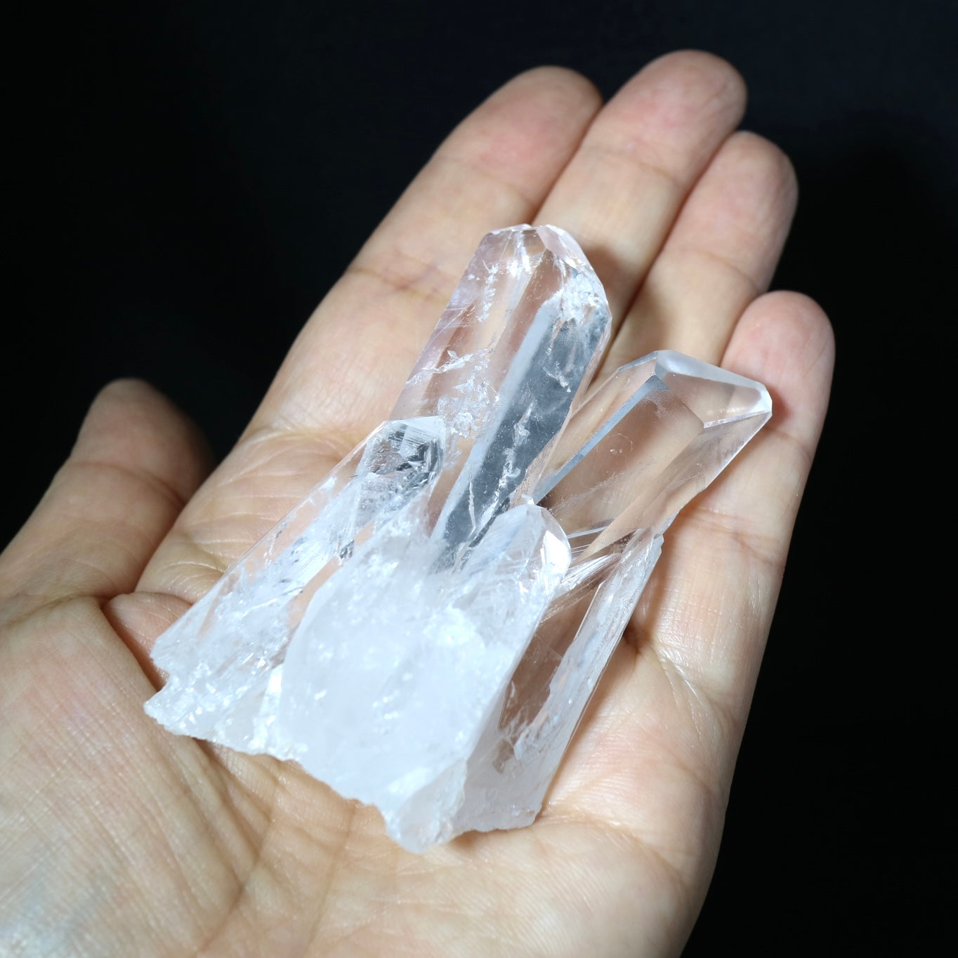 コロンビア産 クォーツ クラスター 1 Quartz Cluster, Columbia  小さい 手のひらサイズ　サイズ：7cm x 4cm x 2.6cm、103g